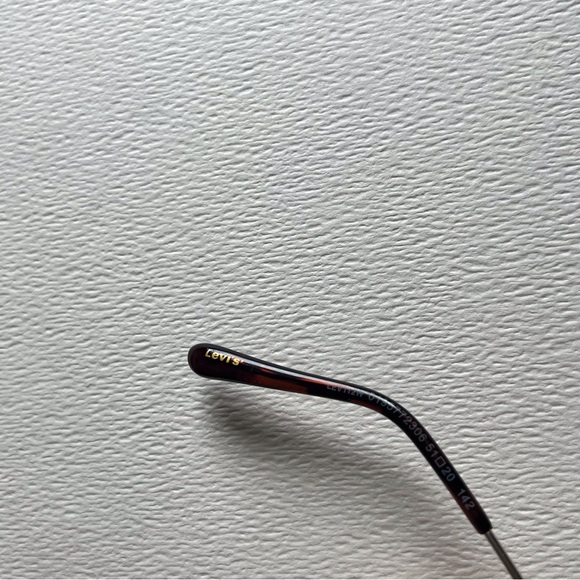 Super cute rounded Levi’s sunglasses - Picture 5 of 7